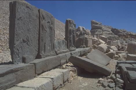 Nemrut Dağı ve Mezarın Sırrı