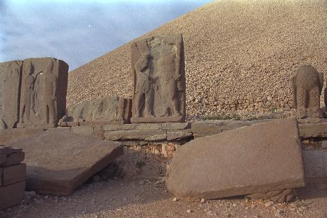 Nemrut Dağı ve Mezarın Sırrı