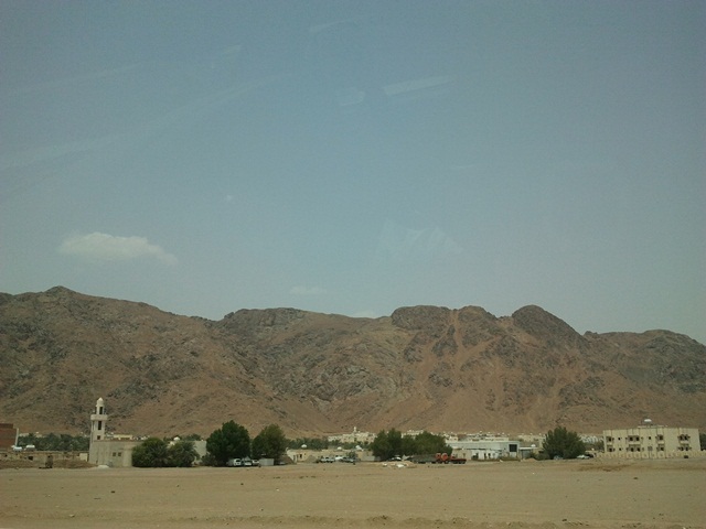 Uhud Dağı ve Hz. Hamza türbesi