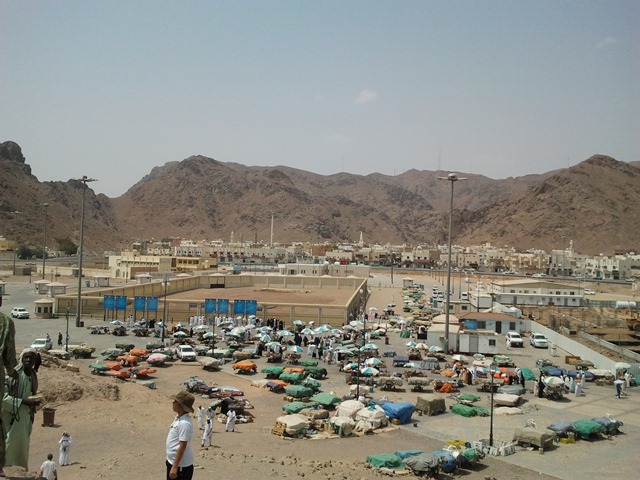 Uhud Dağı ve Hz. Hamza türbesi