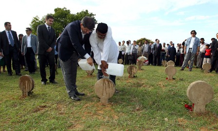 Ahmet Davutoğlu'nun Myanmar ziyareti