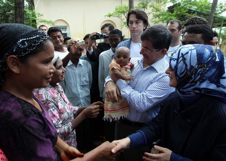 Ahmet Davutoğlu'nun Myanmar ziyareti