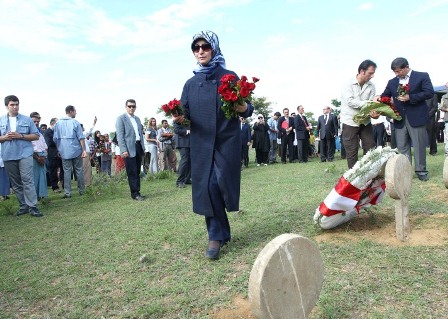 Ahmet Davutoğlu'nun Myanmar ziyareti