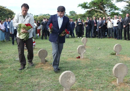 Ahmet Davutoğlu'nun Myanmar ziyareti