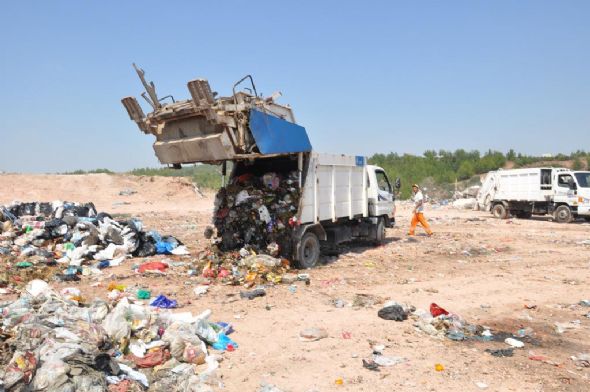 Çöplükte bebek cesedi çıktı