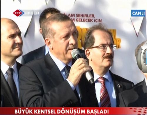 Başbakan Erdoğan yıkımı başlattı