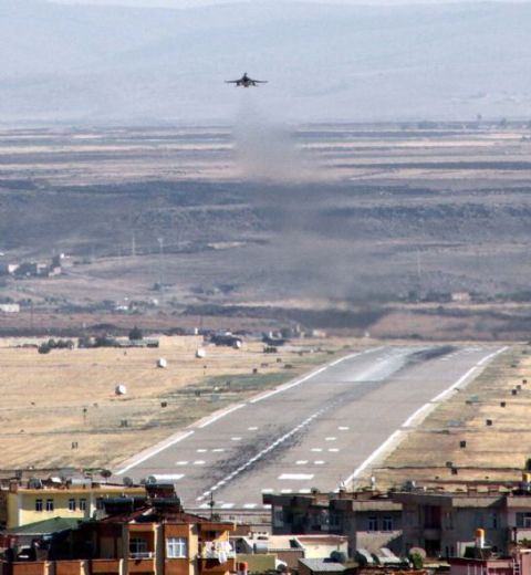 Diyarbakır'a F-16 takviyesi