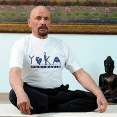 Yogi Kazım yıllara meydan okuyor