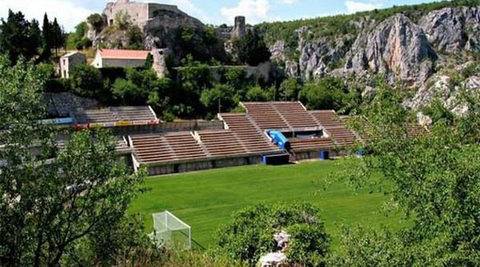 Dünyanın en tuhaf stadyumları