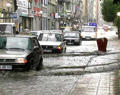 Rize'de sel baskını