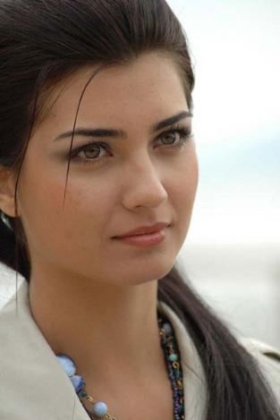 Tuba Büyüküstün