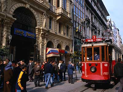 İstiklal'den İstikbale...