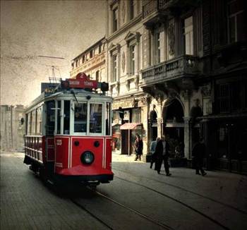 İstiklal'den İstikbale...