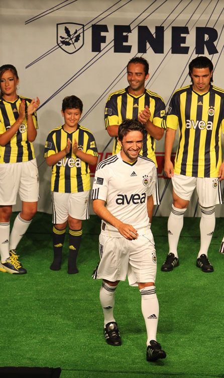 İşte Fener'in yeni formaları....