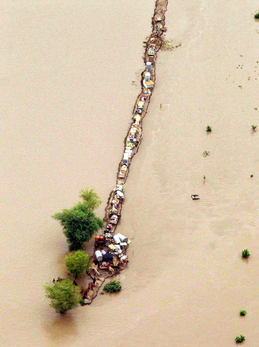 Pakistan'da sel felaketi