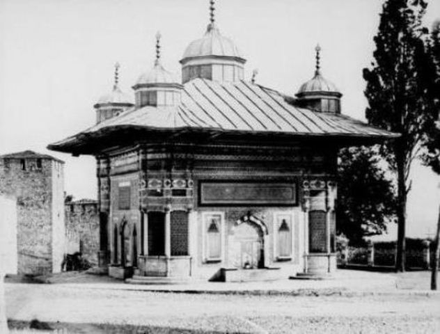 II. Abdülhamid'in arşivinden Osmanlı mimarisi