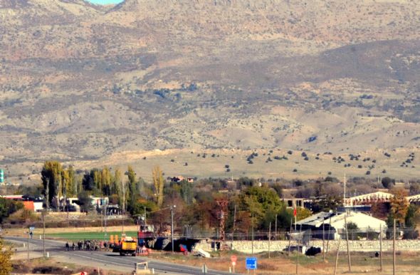 PKK bomba yüklü traktörle saldırdı