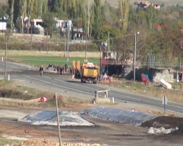 PKK bomba yüklü traktörle saldırdı