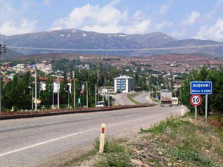 İllerine kafa tutan ilçeler