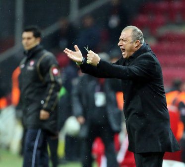 Terim tespih çekti!