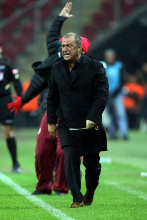 Terim tespih çekti!