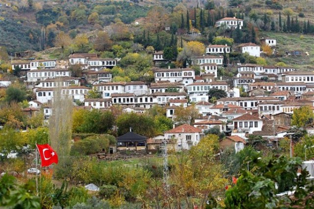 Şirince 'kıyamet günü' için hazır