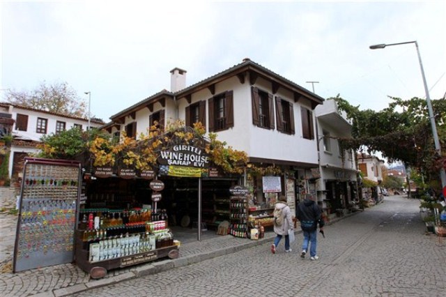 Şirince 'kıyamet günü' için hazır