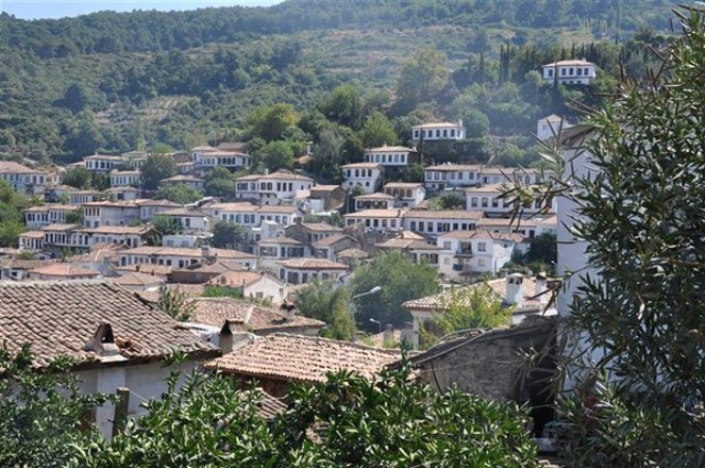 Şirince 'kıyamet günü' için hazır