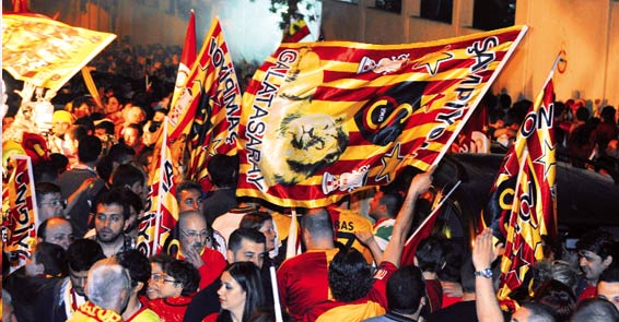 Galatasaray taraftarı bu habere çıldırdı!