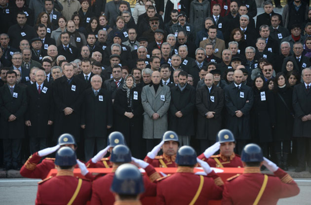 Şerafettin Elçi son yolculuğuna uğurlandı