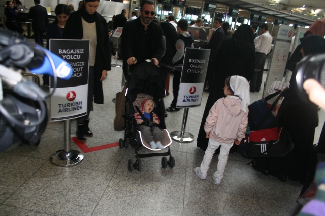 Cem Yılmaz voleyi vurdu