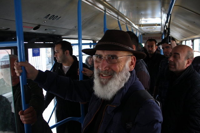 Tuncel Kurtiz her gün halk otobüsüne biniyor