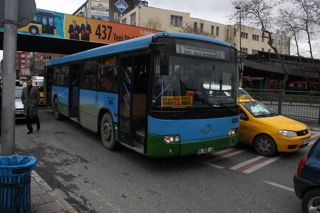 Tuncel Kurtiz her gün halk otobüsüne biniyor