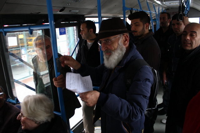 Tuncel Kurtiz her gün halk otobüsüne biniyor