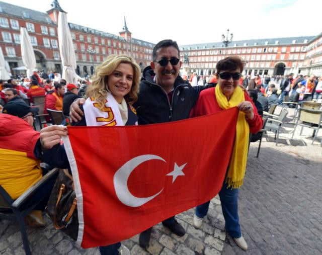 Madrid sokakları sarı kırmızı