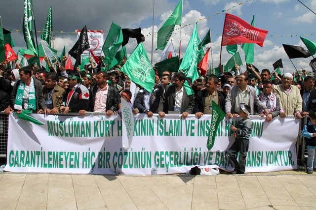 Diyarbakır'da Kutlu Doğum mitingi: Nevruz alanı doldu