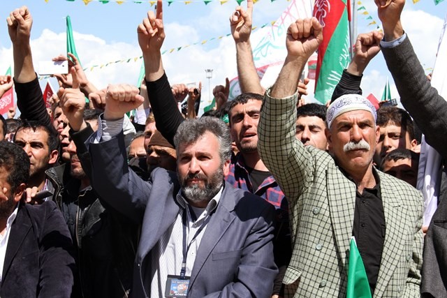 Diyarbakır'da Kutlu Doğum mitingi: Nevruz alanı doldu