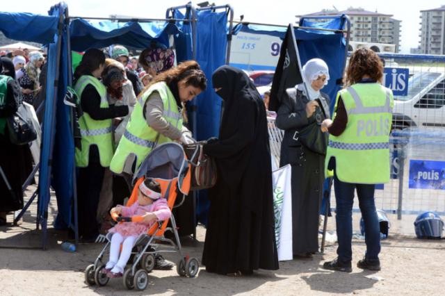 Diyarbakır'da Kutlu Doğum mitingi: Nevruz alanı doldu