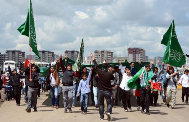 Diyarbakır'da Kutlu Doğum mitingi: Nevruz alanı doldu