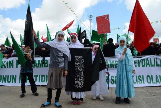 Diyarbakır'da Kutlu Doğum mitingi: Nevruz alanı doldu