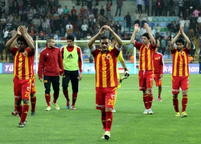 Kayserispor- Trabzonspor maçının fotoğrafları...