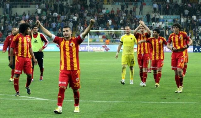 Kayserispor- Trabzonspor maçının fotoğrafları...