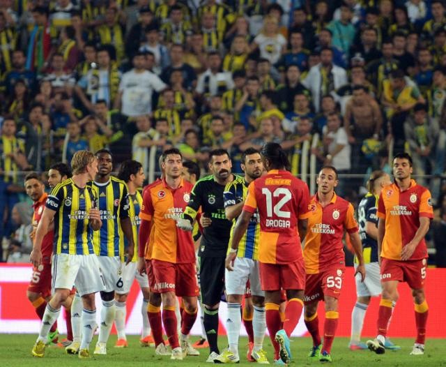 Twitter'da derbi geyikleri