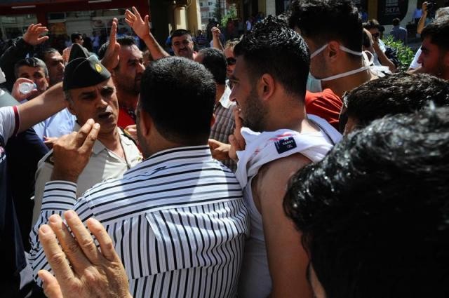 Polis Gezi Parkı'ndan çekildi