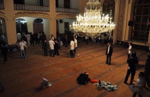 Bezmi Alem Valide Sultan Camisi'nde o gece yaşananlar