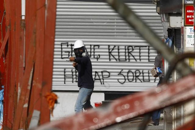 Polis Taksim Meydanı'na girdi