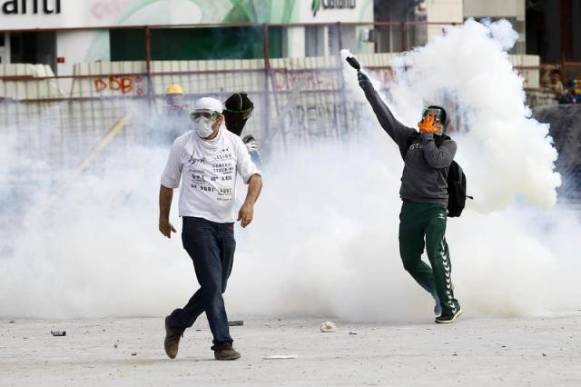 Polis Taksim Meydanı'na girdi