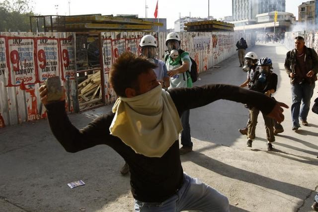 Polis Taksim Meydanı'na girdi