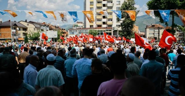 Balkan Türklerinden Erdoğan'a destek mitingi