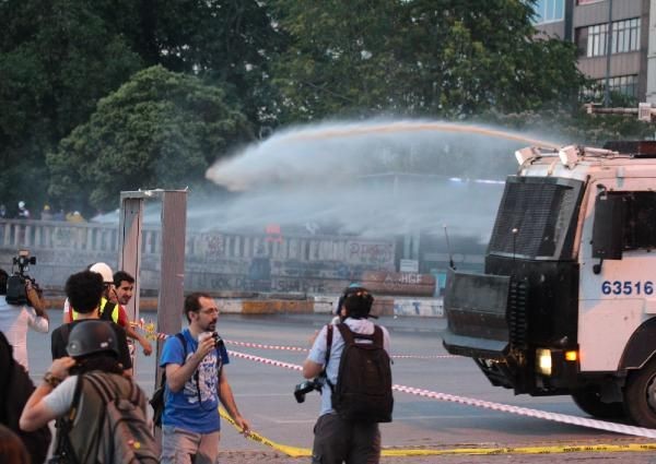 Taksim Meydanı ve Gezi Parkı'na müdahale